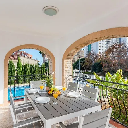 Villa Caleta *