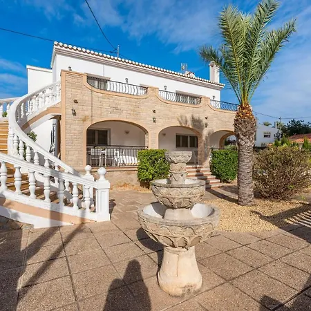 Caleta Villa *