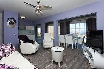 Caleta Villa *